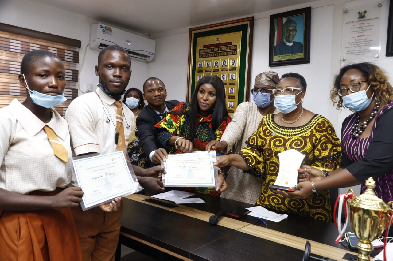 Lagos govt awards university scholarships to best 2020 WASSCE students