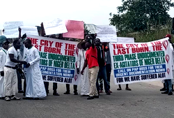 PAP: Phase 3 ex-agitators block East/West road over exclusion, non payment of stipends