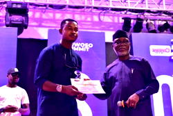 Akeredolu awards journalist with sports development