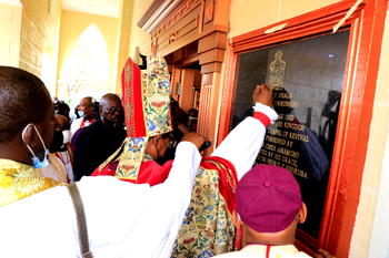 Barr Amamgbo builds, donates marble chapel to Ihiala Anglican Diocese