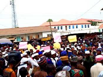 Iwo Muslims protest allege imposition of officials on central mosque