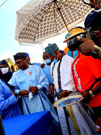 Gbajabiamila inaugurates 1.6km link roads in Ikorodu