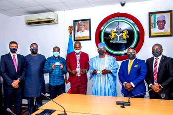 AbdulRazaq unveils Kwara Residents agency, card project