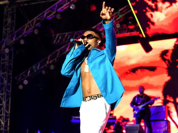 Wizkid should pay attention to Carter Efe — Okowa’s aide
