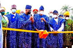 Buhari commissions 14km Ijebu Ode-Mojoda-Epe Road, says Gov Abiodun has justified mandate