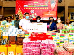 New Year: Chinese community in Nigeria fetes low income families, orphanages