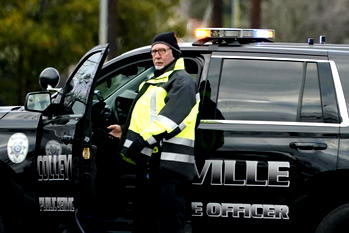 Man holds hostages in US synagogue for hours