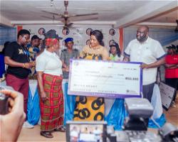 CROWEI/Asuquo Ekpenyong Foundation provide N50,000 Micro Grants to 1,000 Women in Cross River