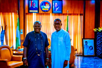 High Chief Emonena Victor Wayles Egukawhore pays new year visit to Okowa