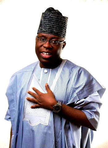 Senator Akanbi brings hope to Alapa and Ilado communities in Ibarapa land, Oyo