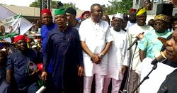 Breaking: Uzodimma’s Commissioner dumps APC joins PDP