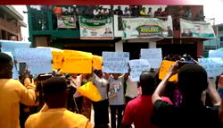 Osun PDP members protest, accuse Gov Makinde of interference in party affairs