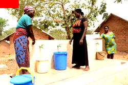 22,000 Cameroonian refugees get 20,000 litres sola-powered borehole in Ogoja