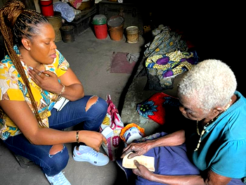 Queen Isabella Okafor donates relief materials to aged citizens, widows in Imo