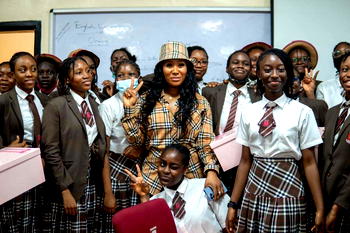 Ijekimora celebrates Valentines day young girls