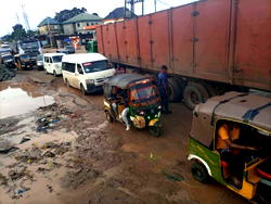 Umuahia-Ikot Ekpene road: Contractor returns to site, admits receipt of 5% mobilisation from FG
