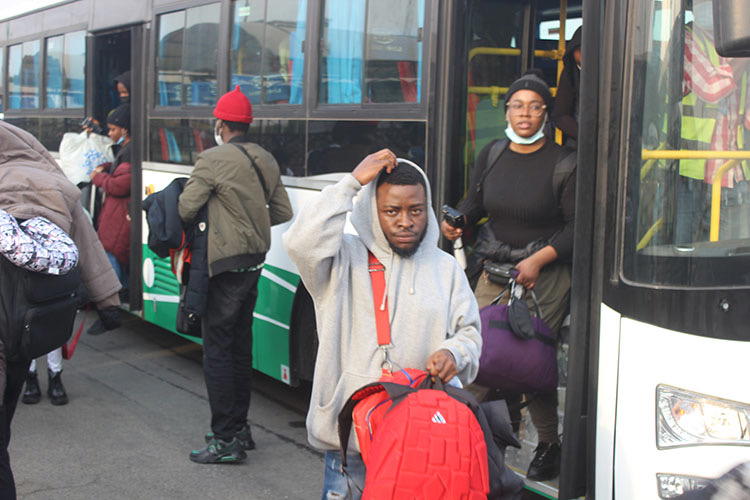 Nigerian students arrive from Ukraine