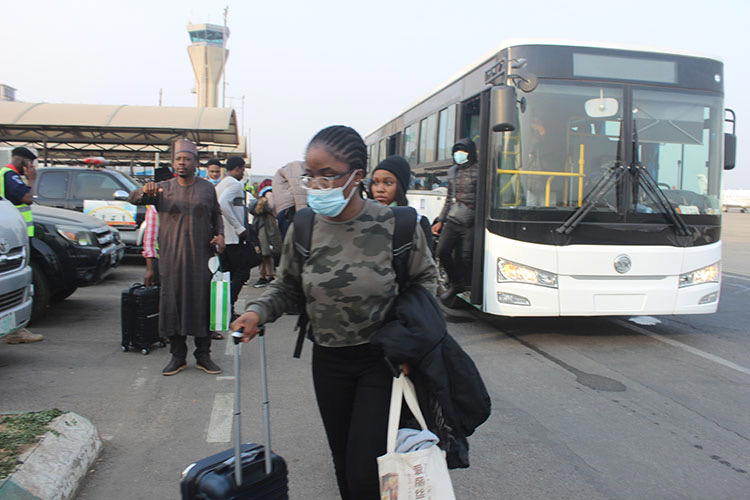 Nigerian students arrive from Ukraine