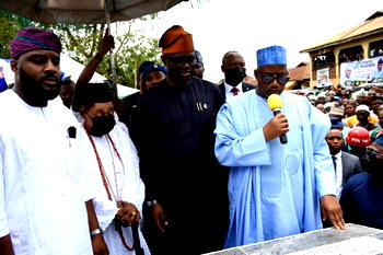 <br>We’re constructing good road networks to stem rural-urban migration- Makinde