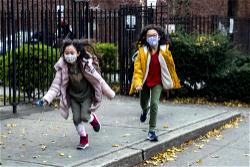 COVID-19: New York City mayor lifts mask for kindergarten students