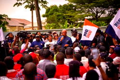 2023 Nomination Form: Akwa Ibomites storm airport to welcome pastor Umo Eno
