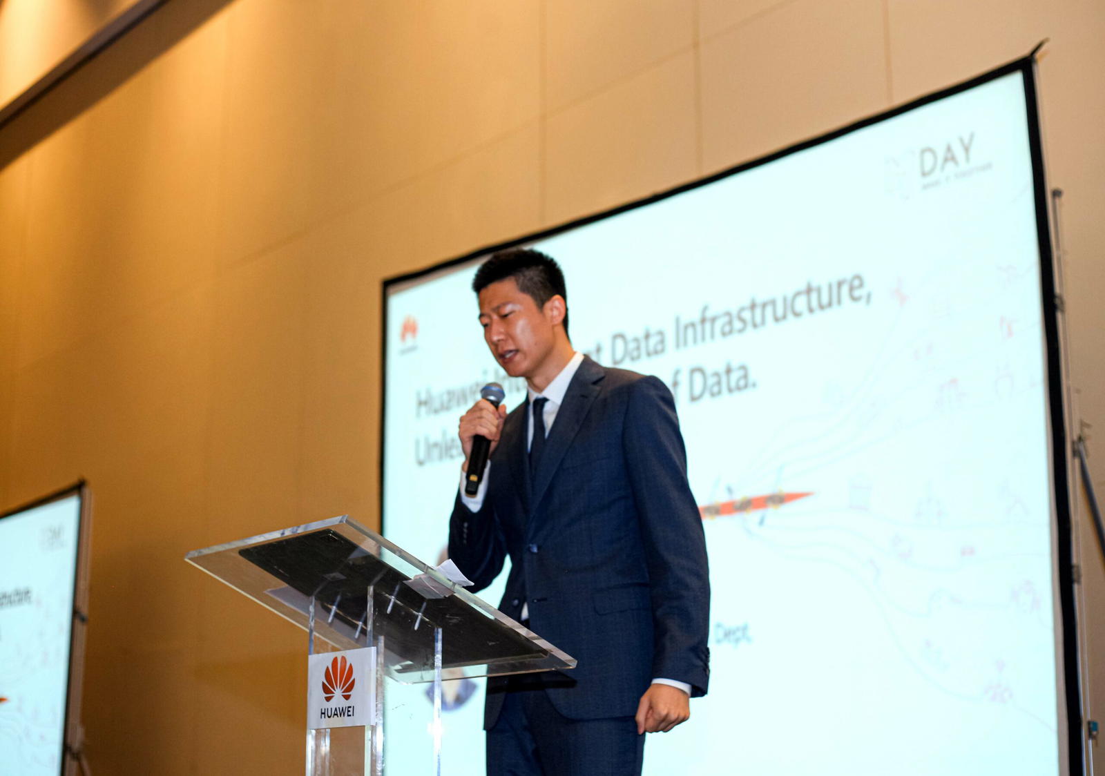 IT Day: Huawei reiterates commitment to explore, unlock value of data