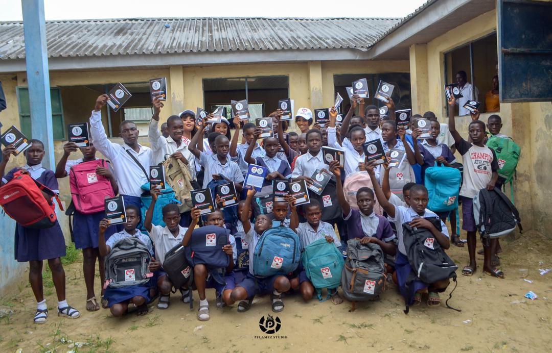 Boyloaf grants scholarships to 40 students, to build 10 ICT libraries in Bayelsa