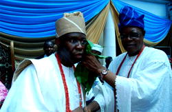 CORONATION: Okanlomo of Ibadanland Sen. Soji Akanbi Congratulates Oba Lekan Balogun