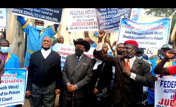 Mechanics protest allege Police illegal arrest, harassment