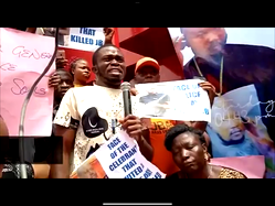 VIDEO: Protest in Lagos over businessman killed by police stray bullet