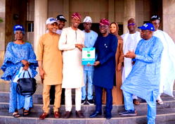 2023: Sanwo-Olu picks APC governorship forms