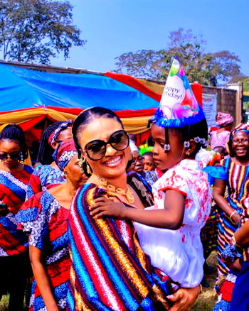 Abitoye celebrates Christmas at Ibadan orphanage home