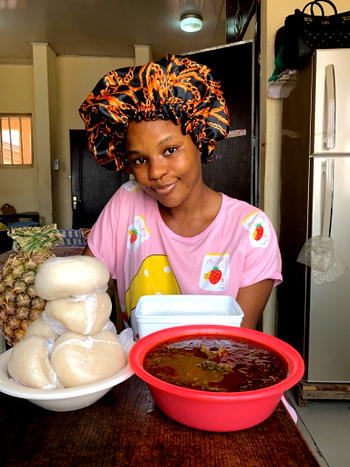 Nigerians flay lady over kneeling, Yoruba culture