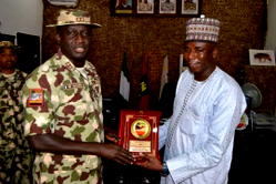 GOC 7 Div, Gen Shaibu hosts NUJ Borno chapter, seeks collaboration to end Boko Haram
