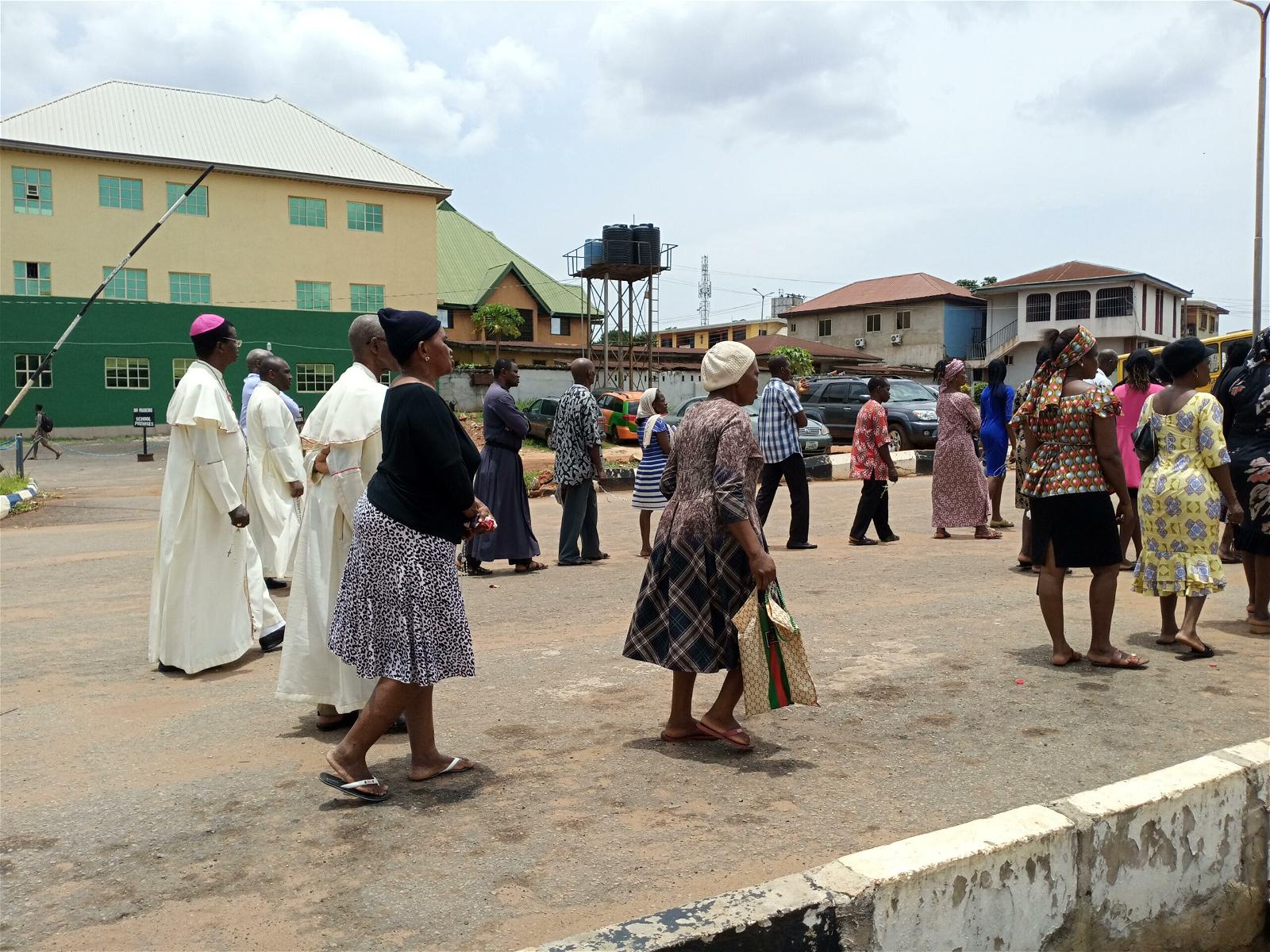 Breaking: Anambra commences prayer session to end Monday sit-at-home order
