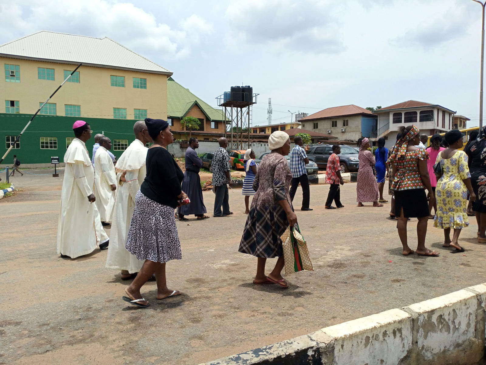 Breaking: Anambra commences prayer session to end Monday sit-at-home order