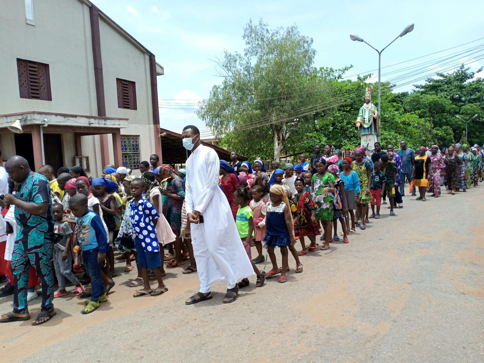 Breaking: Anambra commences prayer session to end Monday sit-at-home order