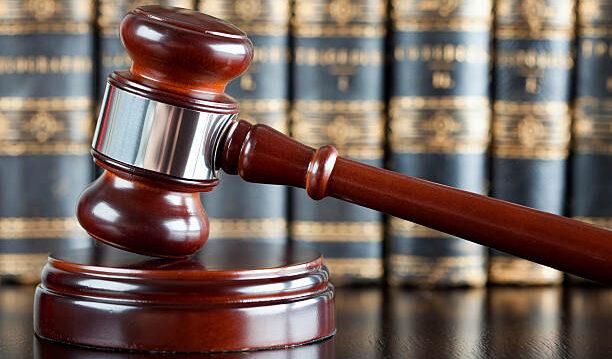 32-yr-old man to sweep court premises for 2 weeks for stealing ink