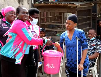 Abule Egba residents join beneficiaries of ‘Arise Pink Bucket’ food basket