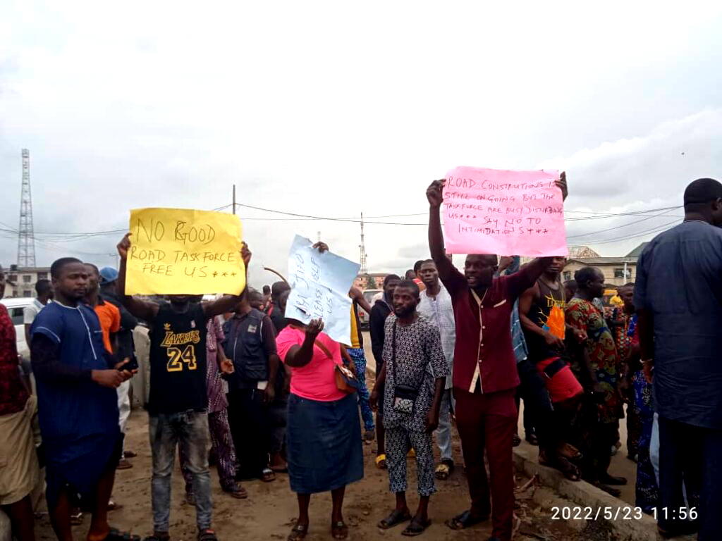 Lagos shuttle drivers protest TaskForce extortion - Vanguard News