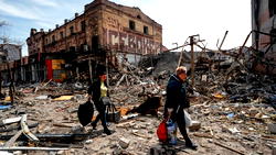 100 civilians leave Mariupol Plant as evacuation begins — Zelensky