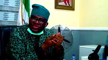 Ondo two-term Senator retrieves vehicles from party leaders after losing primary
