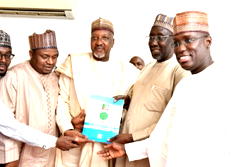 2023: Governor Inuwa returns Nomination Forms, says ‘No Shaking, Gombe APC ready for polls