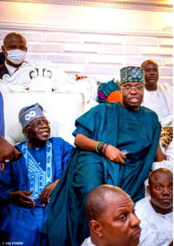 Tinubu feciltates with Sen. Soji Akanbi, the Philanthropist and Grassroot Politician