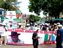 2023: Group protests alleged plot to cede APC presidential ticket to Jonathan