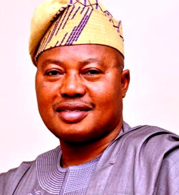 APC Primaries: House of Assembly aspirant, Solaja, receives royal blessings
