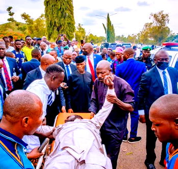 Osinbajo uses convoy ambulance to take accident victim to hospital