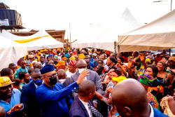 2023: Over 5,000 party members dump PDP for APC in Ogun