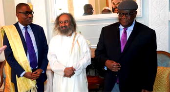 Spiritual Leader, Sri Sri Ravi Shankar prays SDP presidential candidate, Adebayo, Nigeria