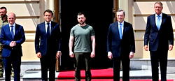  ‘Ukraine must resist and win’ — Macron says as European leaders meet Zelensky